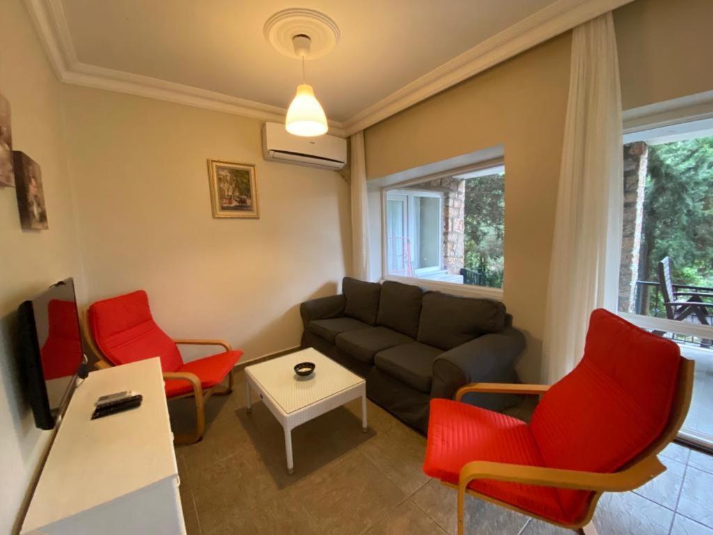 Bueyuekada Apart Hotel - Karadag Apart Prinseneilanden Buitenkant foto