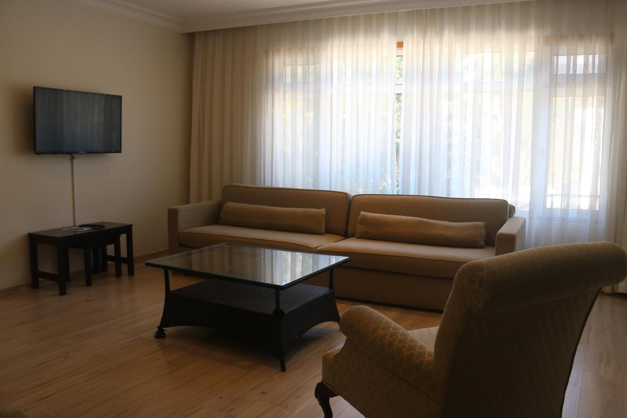Bueyuekada Apart Hotel - Karadag Apart Prinseneilanden Buitenkant foto